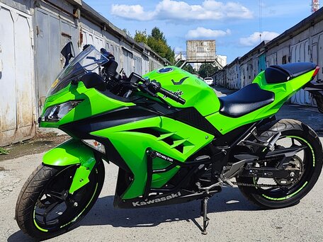 2014 Kawasaki Ninja 300, зелёный, 400000 рублей, вид 1