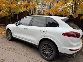 2017 Porsche Cayenne Diesel II Рестайлинг (958), белый, 5500000 рублей, вид 2