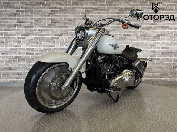 2018 Harley-Davidson Fat Boy, белый, 1985000 рублей - вид 1