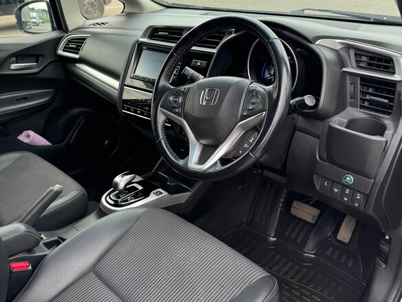 2018 Honda Fit III Рестайлинг, серый, 1350000 рублей - вид 22