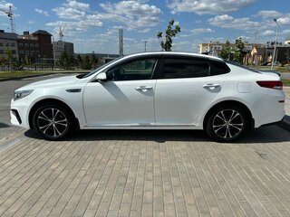 2019 Kia Optima IV Рестайлинг, белый, 2090000 рублей, вид 4