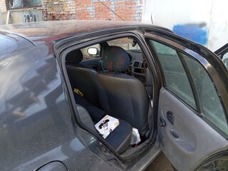 2001 Renault Clio II, чёрный, 150000 рублей, вид 4