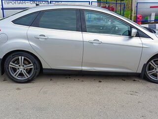 2011 Ford Focus III, серебристый, 880000 рублей, вид 3