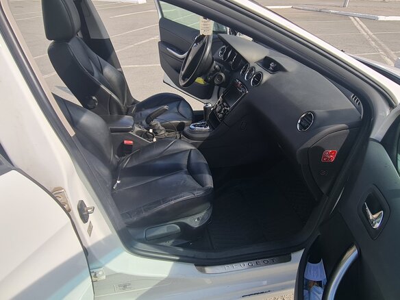 2011 Peugeot 308 I Рестайлинг, белый, 900001 рублей - вид 10
