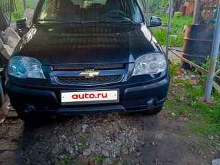2013 Chevrolet Niva I Рестайлинг, чёрный, 650000 рублей, вид 1