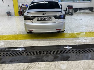 2010 Hyundai Sonata VI (YF), серебристый, 1300000 рублей, вид 4
