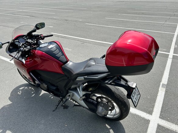 2010 Honda VFR 1200, красный, 730000 рублей - вид 5
