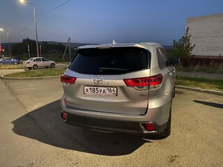 2017 Toyota Highlander III (XU50) Рестайлинг, серебристый, 3990000 рублей, вид 2