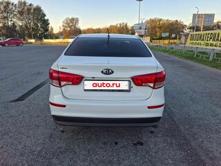 2016 Kia Rio III Рестайлинг, белый, 890000 рублей, вид 5