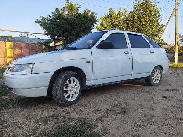 2003 Lada (ВАЗ) 2112, белый, 140000 рублей - вид 3