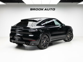 2026 Porsche Cayenne GTS Coupé III Рестайлинг, чёрный, 25990000 рублей, вид 4