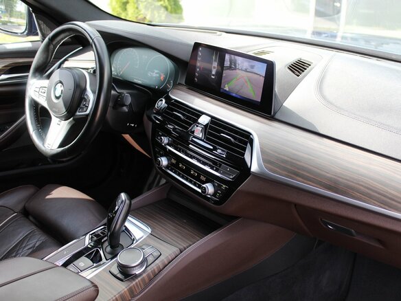 2018 BMW 5 серии 530d xDrive VII (G30/G31/G38), синий, 3650000 рублей - вид 9
