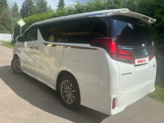 2018 Toyota Alphard III Рестайлинг, белый, 4500000 рублей, вид 4