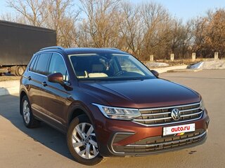 2021 Volkswagen Tiguan II Рестайлинг, коричневый, 2900000 рублей, вид 4