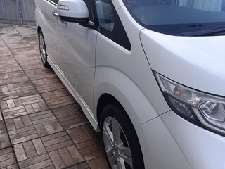2017 Honda Stepwgn Spada V Рестайлинг, белый, 2130000 рублей, вид 2