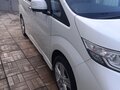 2017 Honda Stepwgn Spada V Рестайлинг, белый, 2130000 рублей - вид 1