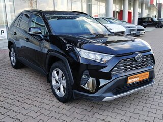 2020 Toyota RAV4 V (XA50), чёрный, 3750000 рублей, вид 4