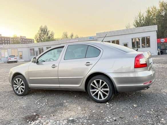 2012 Skoda Octavia II (A5) Рестайлинг, бежевый, 800000 рублей - вид 7