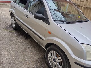 2005 Ford Fusion I, серебристый, 337000 рублей, вид 5