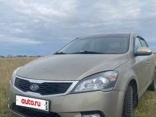 2010 Kia Ceed I Рестайлинг, серебристый, 580000 рублей, вид 3
