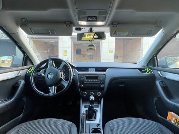 2013 Skoda Octavia III (A7), белый, 1200000 рублей - вид 7