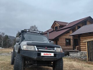 2002 Mitsubishi Pajero III Рестайлинг, серебристый, 1499000 рублей, вид 3
