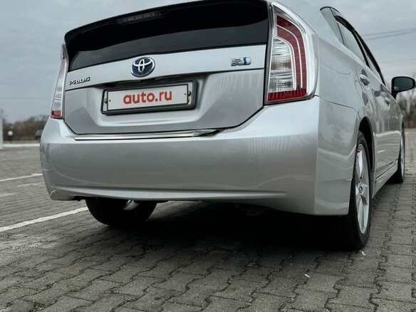 2012 Toyota Prius III Рестайлинг (XW30), серебристый, 1250000 рублей - вид 11