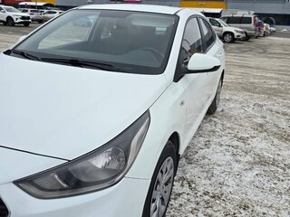 2018 Hyundai Solaris II, белый, 1000000 рублей, вид 1