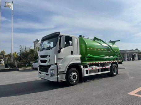 2024 Isuzu Ассенизаторская машина, зелёный, 10000000 рублей, вид 1