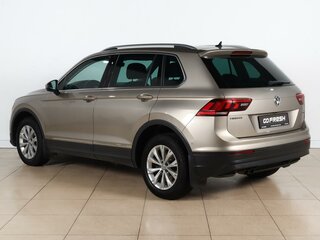 2017 Volkswagen Tiguan II, белый, 2350000 рублей, вид 5