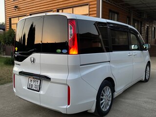 2015 Honda Stepwgn V, белый, 1695000 рублей, вид 1