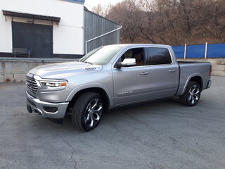 2023 Ram 1500 Crew Cab V, серебристый, 9287113 рублей, вид 4
