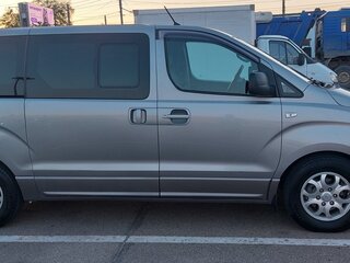 2011 Hyundai H-1 II, серебристый, 1950000 рублей, вид 3