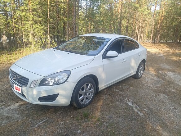 2011 Volvo S60 II, белый, 800000 рублей - вид 1