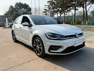 2020 Volkswagen Golf VII Рестайлинг, белый, 1369100 рублей, вид 3