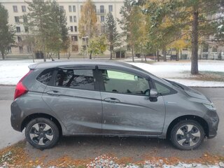2018 Honda Fit III Рестайлинг, серый, 1480000 рублей, вид 3