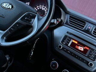 2016 Kia Rio III Рестайлинг, белый, 950000 рублей, вид 3
