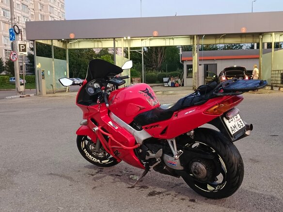 1999 Honda VFR 800, красный, 415000 рублей - вид 3