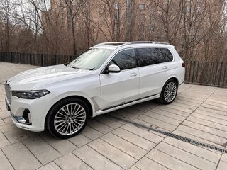 2021 BMW X7 40d I (G07), белый, 8450000 рублей, вид 2
