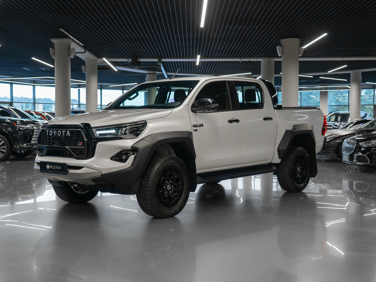 Открыть фотографии: Toyota Hilux VIII Рестайлинг 2