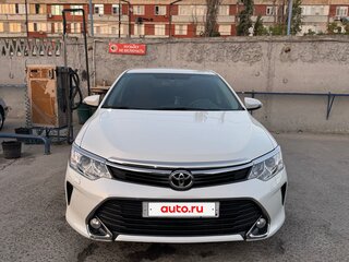 2017 Toyota Camry VII (XV50) Рестайлинг, белый, 2850000 рублей, вид 4