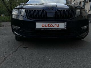 2017 Skoda Octavia III (A7) Рестайлинг, белый, 1500000 рублей, вид 2