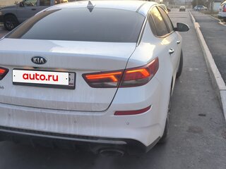 2019 Kia Optima IV Рестайлинг, белый, 1999000 рублей, вид 3