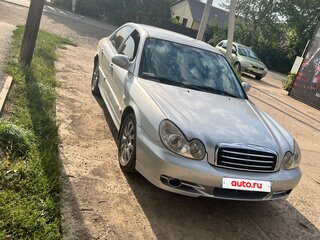 2004 Hyundai Sonata ТагАЗ IV (EF) Рестайлинг, серебристый, 450000 рублей, вид 3