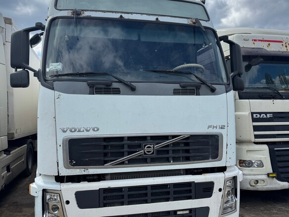 2005 Volvo FH, белый, 4300000 рублей