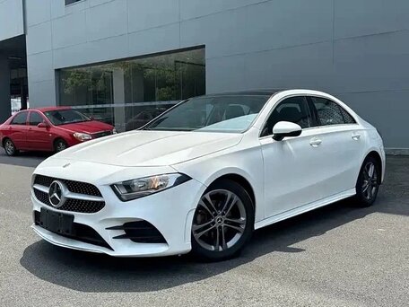 2023 Mercedes-Benz A-Класс 180 IV (W177) Рестайлинг, белый, 2250000 рублей, вид 1