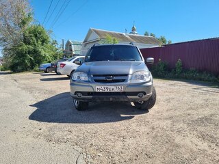 2013 Chevrolet Niva I Рестайлинг, серый, 650000 рублей, вид 2