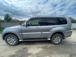 2011 Mitsubishi Pajero IV Рестайлинг 1, серебристый, 2100000 рублей, вид 2