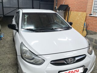 2011 Hyundai Solaris I, белый, 560000 рублей, вид 1