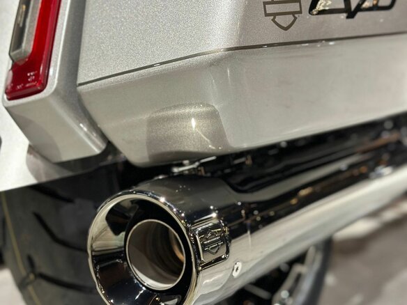2023 Harley-Davidson CVO Road Glide, серебристый, 4900000 рублей - вид 18